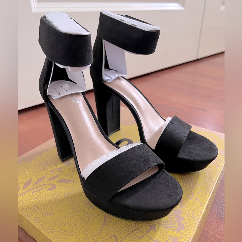 MIX NO 6 Taci Black Platform Sandal Open Toe Pump